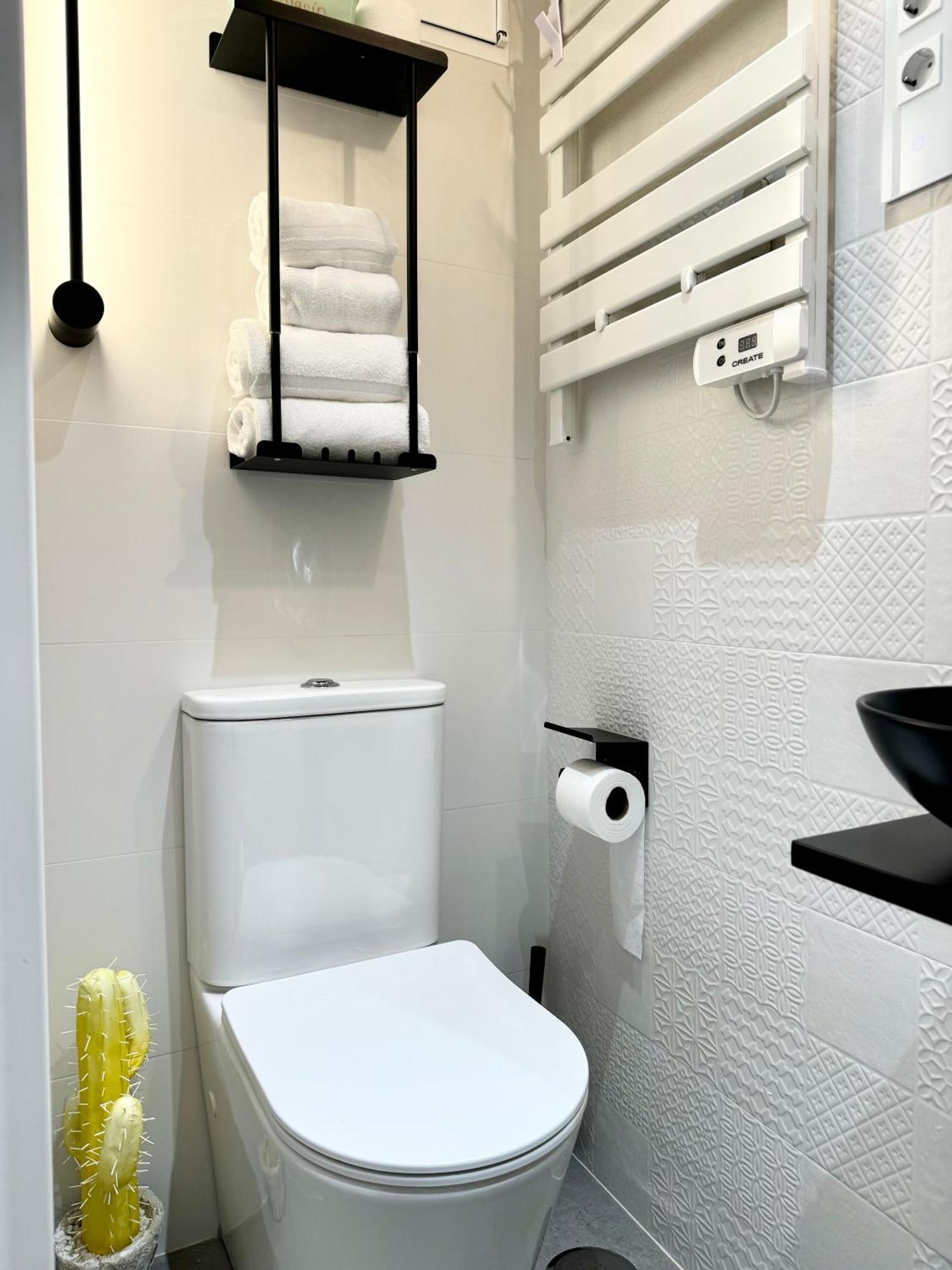 Luxury Flat City Center Full Equipe Non Touristic Madryt Zewnętrze zdjęcie
