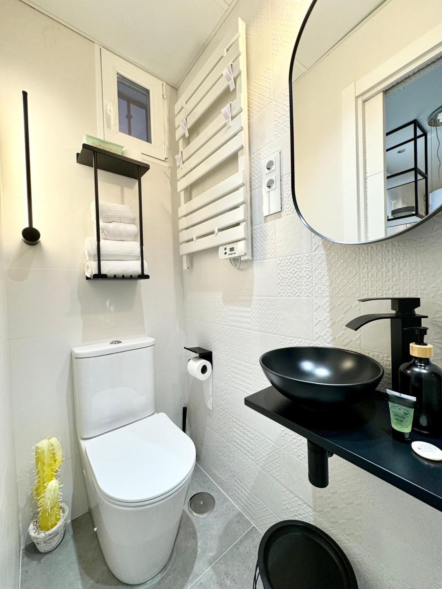 Luxury Flat City Center Full Equipe Non Touristic Madryt Zewnętrze zdjęcie