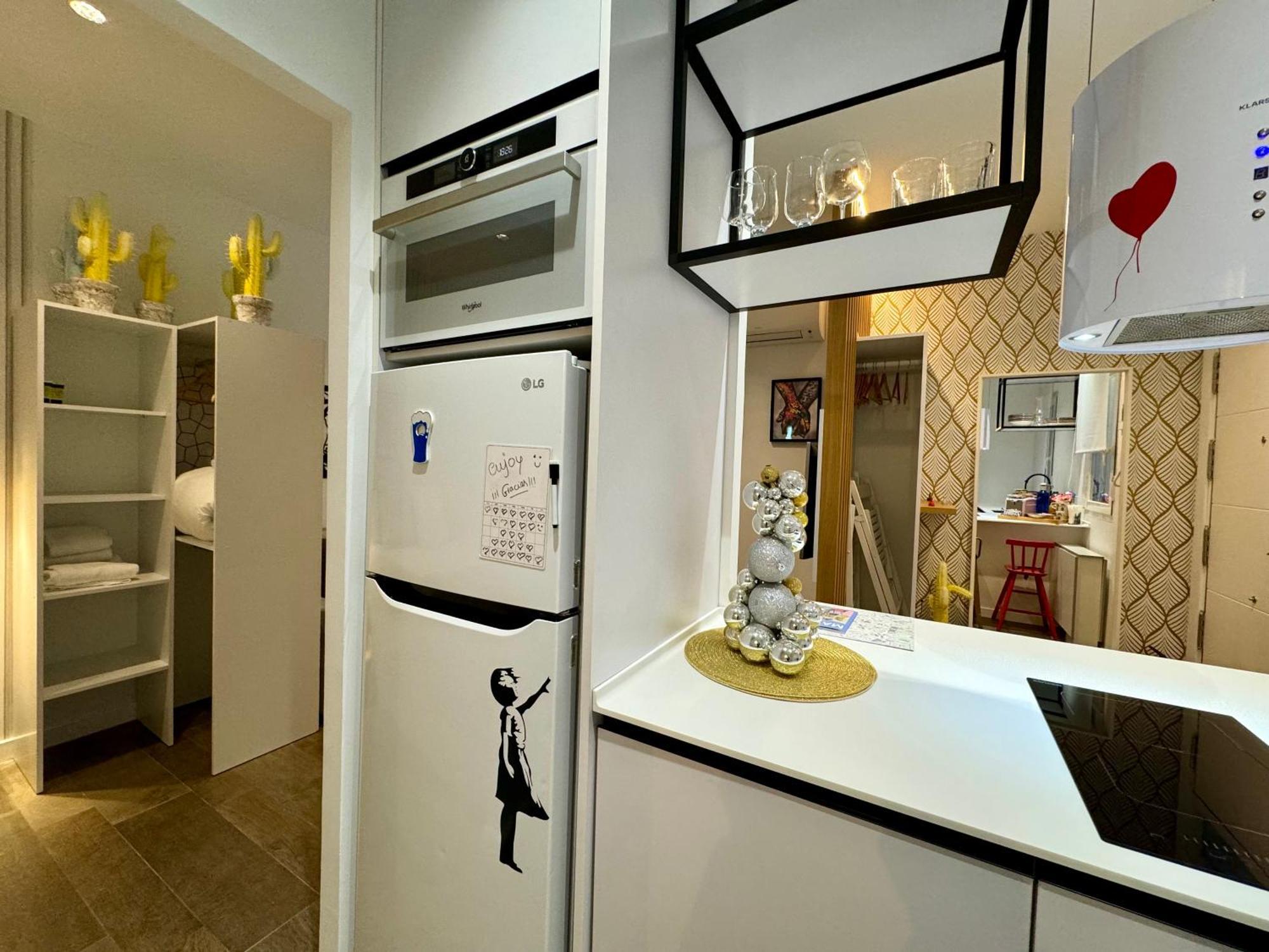 Luxury Flat City Center Full Equipe Non Touristic Madryt Zewnętrze zdjęcie