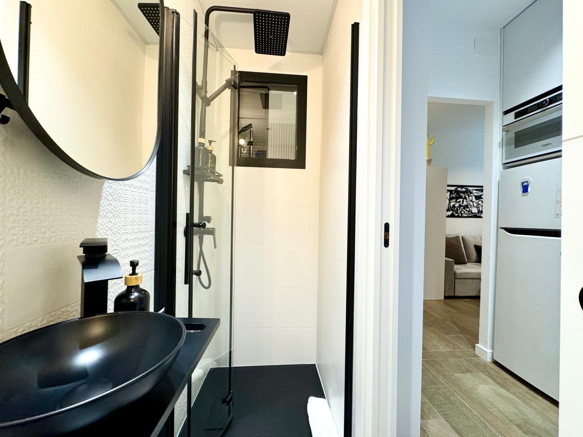 Luxury Flat City Center Full Equipe Non Touristic Madryt Zewnętrze zdjęcie