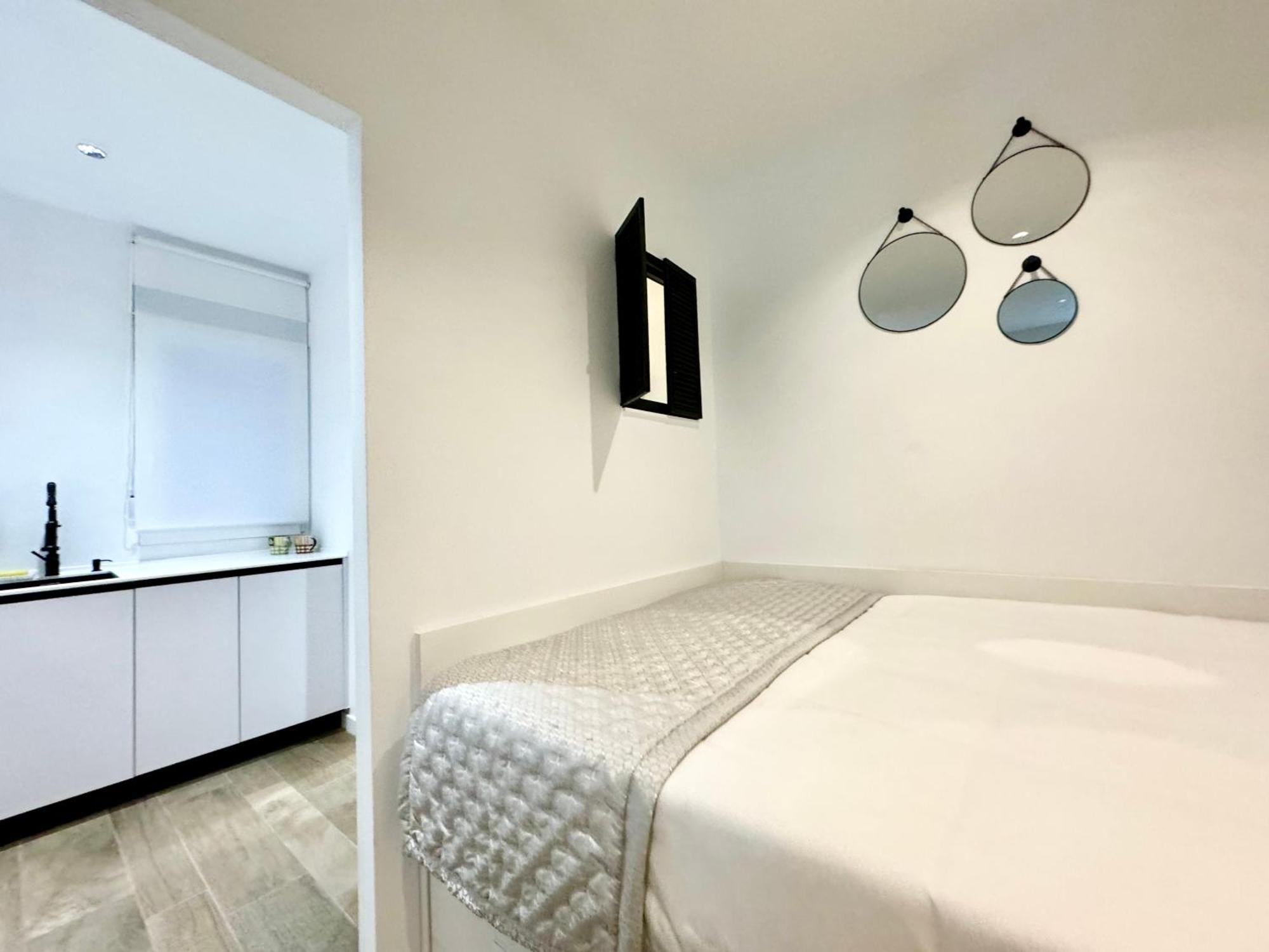 Luxury Flat City Center Full Equipe Non Touristic Madryt Zewnętrze zdjęcie