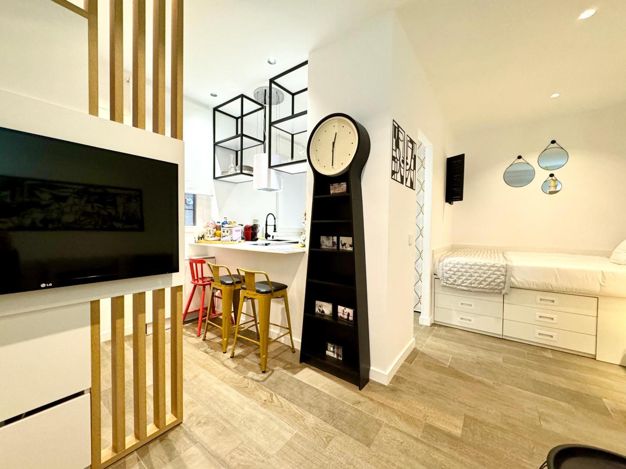 Luxury Flat City Center Full Equipe Non Touristic Madryt Zewnętrze zdjęcie
